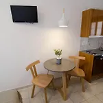 Nikoleta Sifnos *