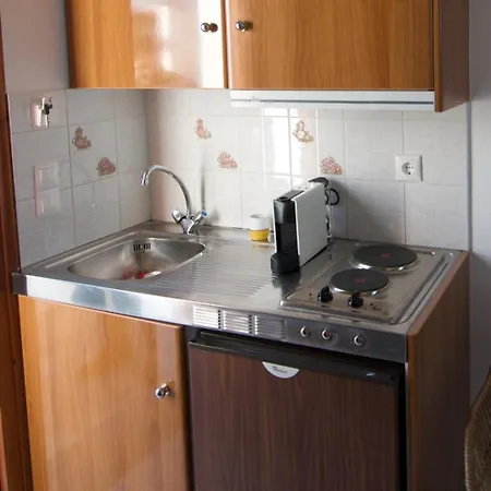 Nikoleta Studios Apartment *