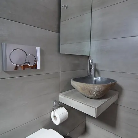 Nikoleta Sifnos * Apollonia