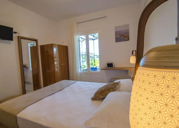 Nikoleta Sifnos Apollonia